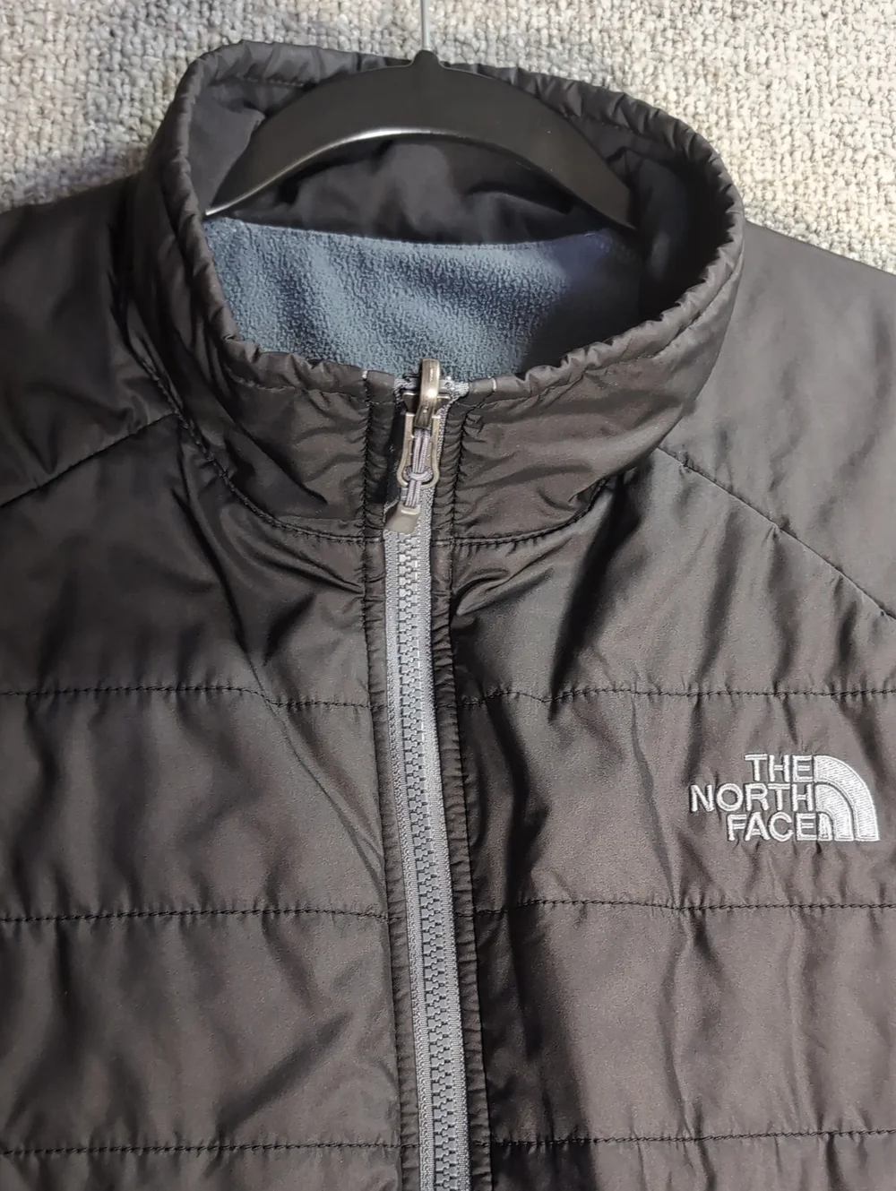 The North Face Trinity Reversible Puffer Fleece Vest Size XL in TNF Black/Gray